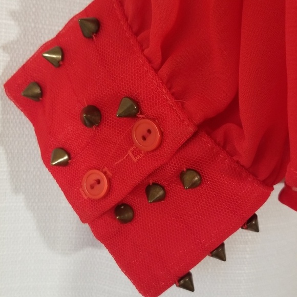 Reckless Hearts red high low spikes top. Size XL - Picture 5 of 8